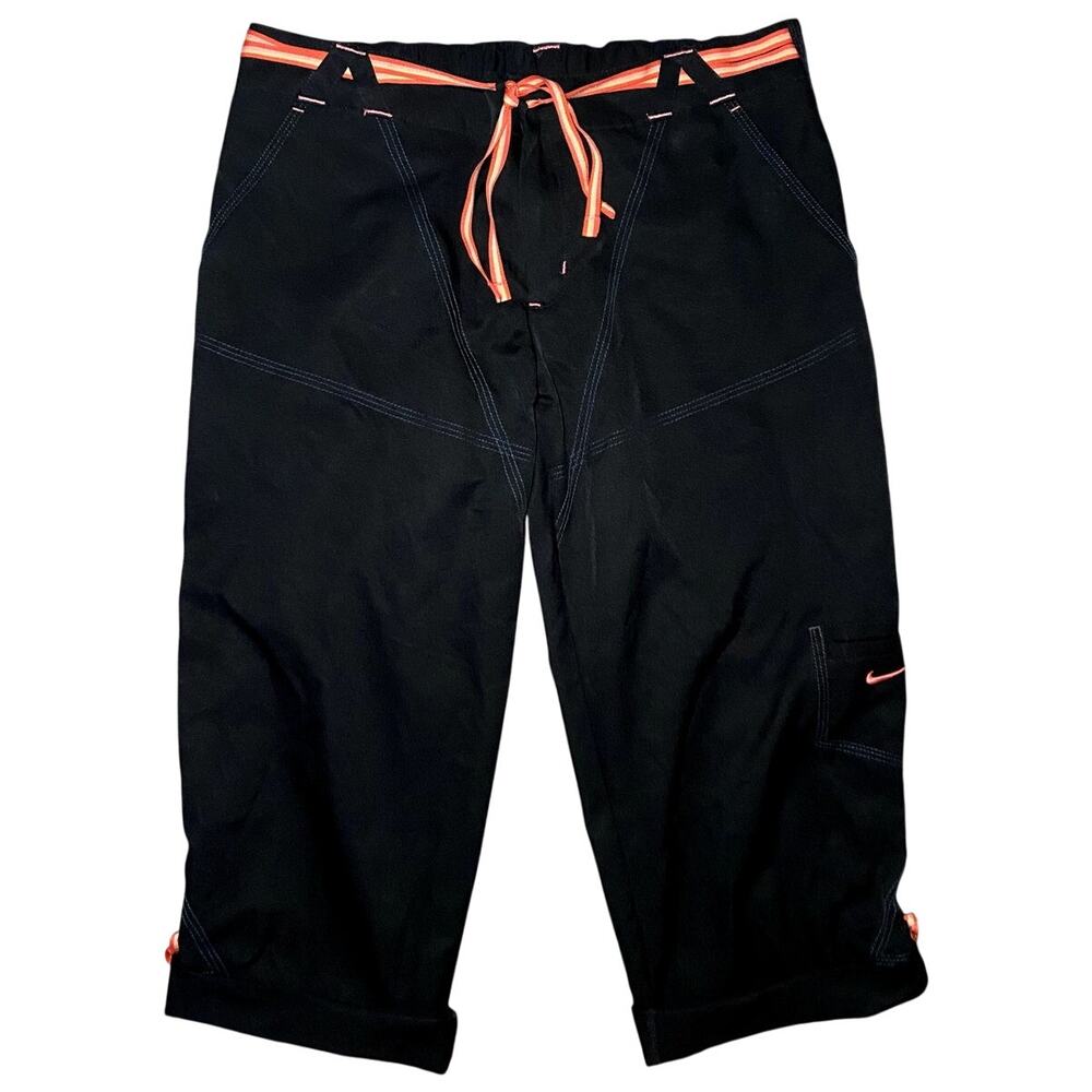 Nike Black Cropped Active Pants - Medium (8-10)